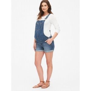 Gap maternity shortalls BNWT
